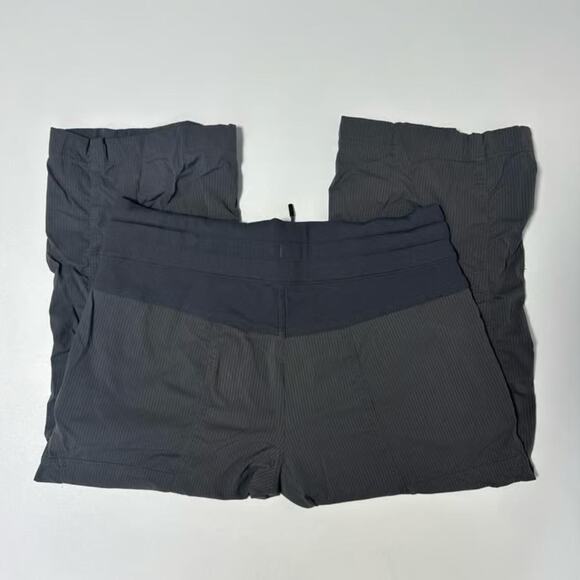 Lululemon Beyond The Studio Crop - Picture 4 of 7